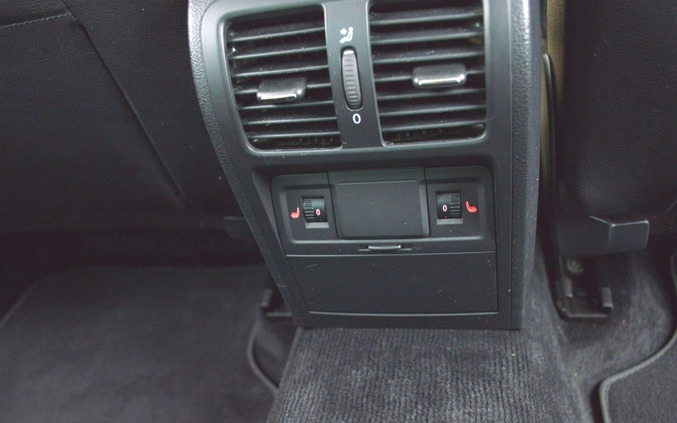 Volkswagen CC cena 32800 przebieg: 245772, rok produkcji 2008 z Puławy małe 781
